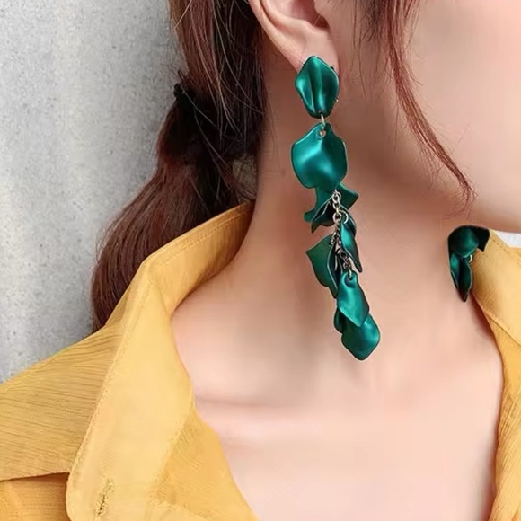 Monique - Bohemian Long Drop Earrings.Hot Item. NWT - Picture 4 of 6